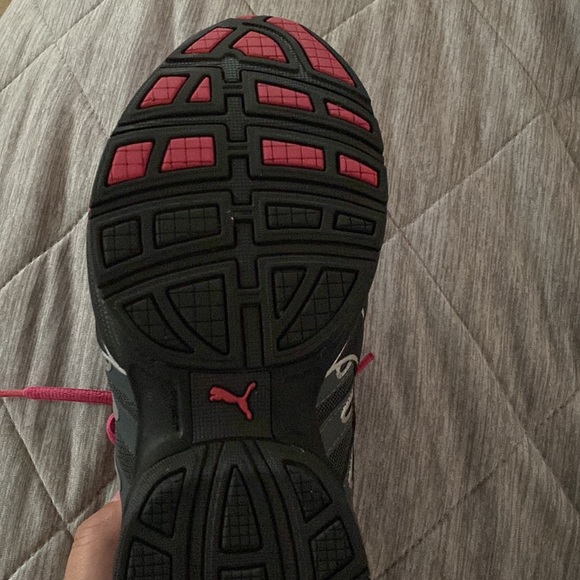 Puma pink and gray running shoes. Preloved. Size 8 - Picture 10 of 10